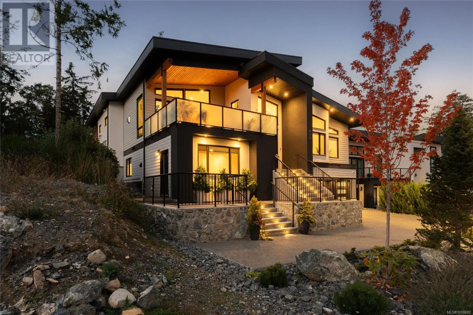 640 Medalist Ave