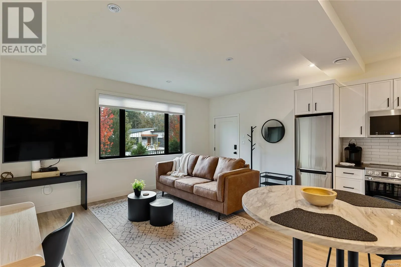 640 Medalist Ave