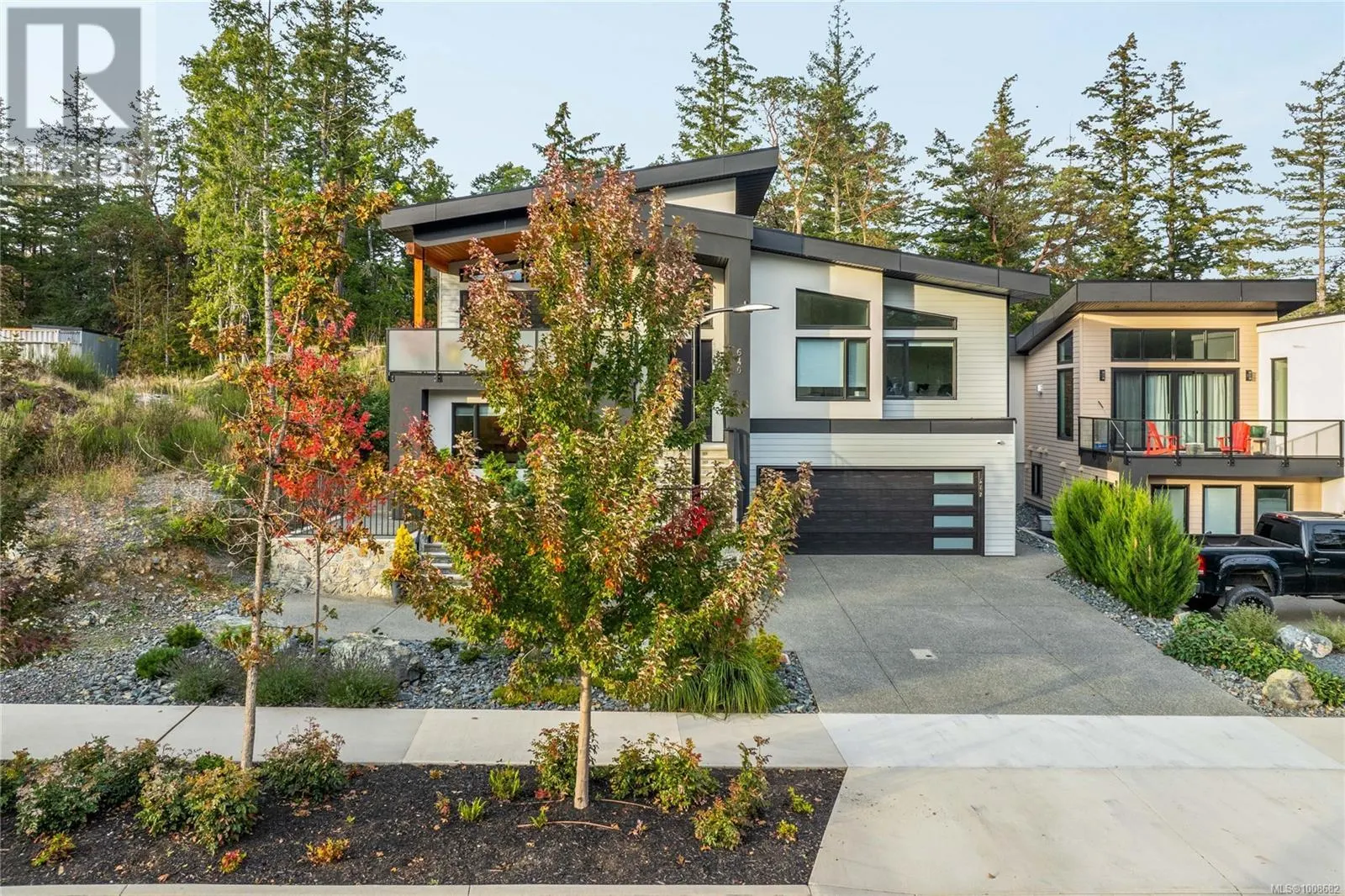 640 Medalist Ave