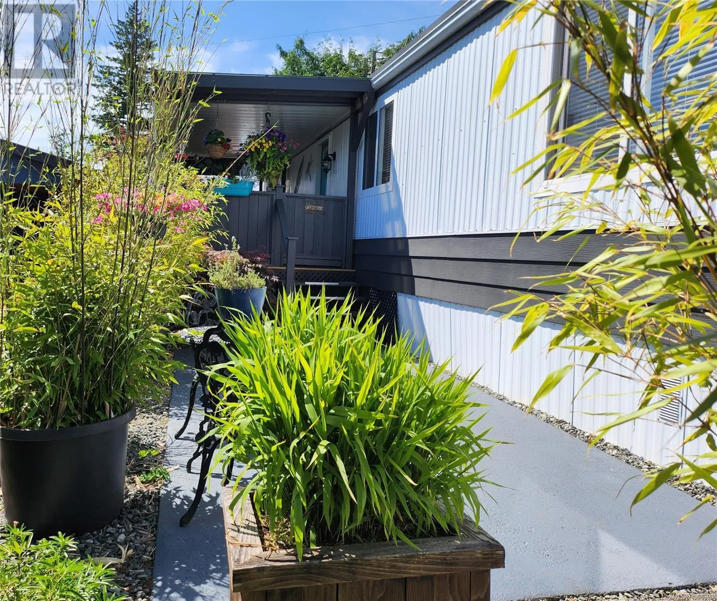 47 10980 Westdowne Rd