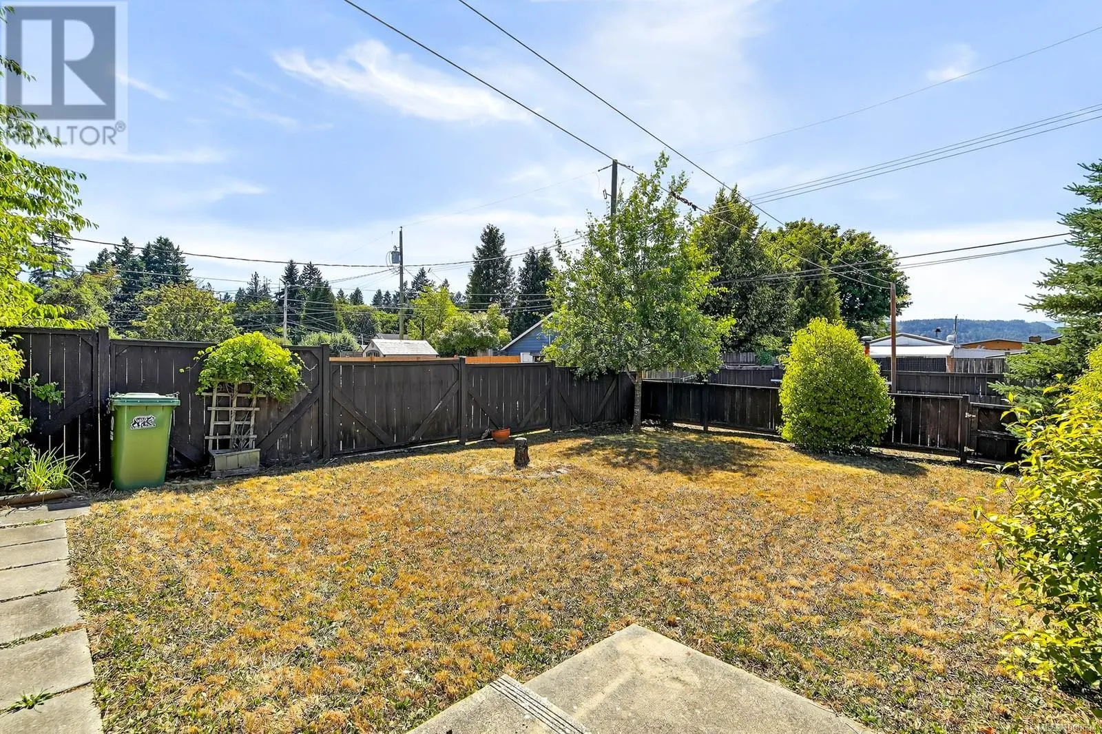 3586 10th Ave