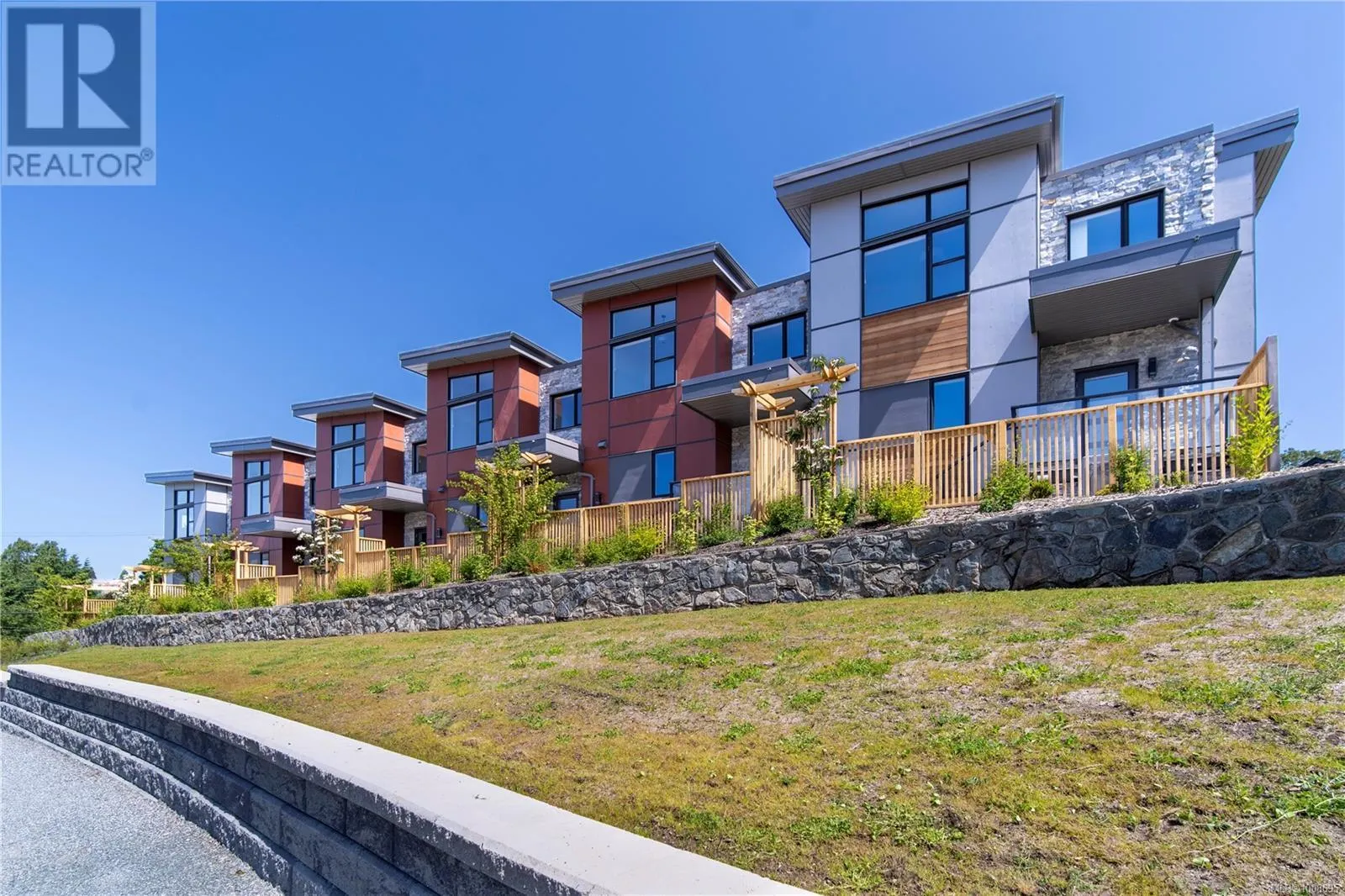 14 4253 Dieppe Rd