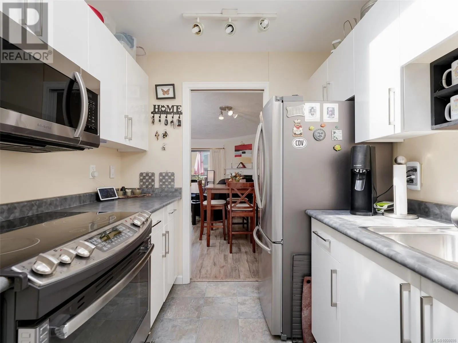 403 420 Parry St