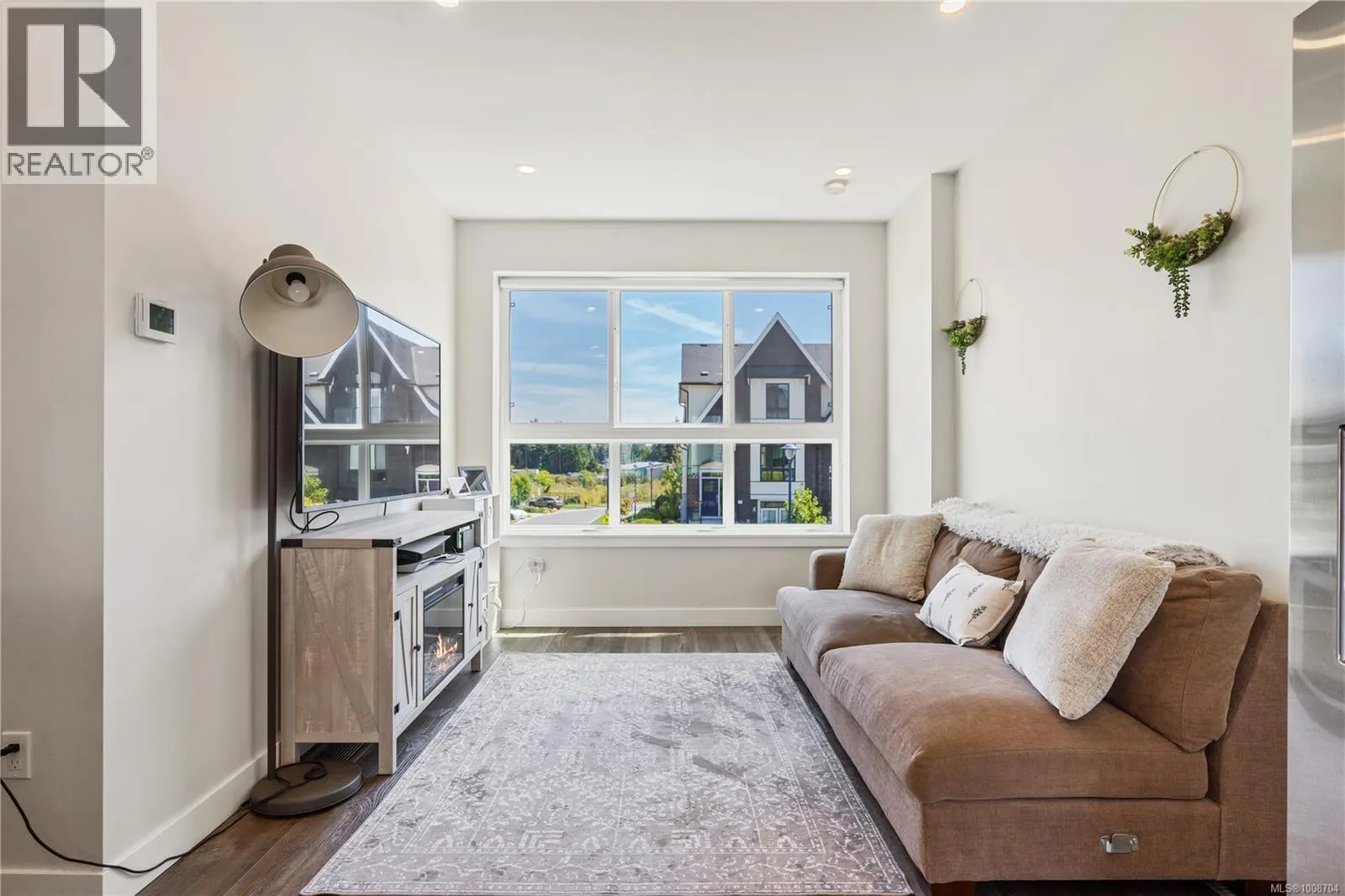 1023 Boxcar Close