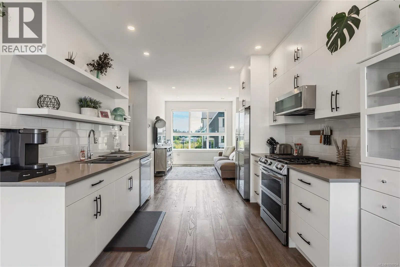 1023 Boxcar Close