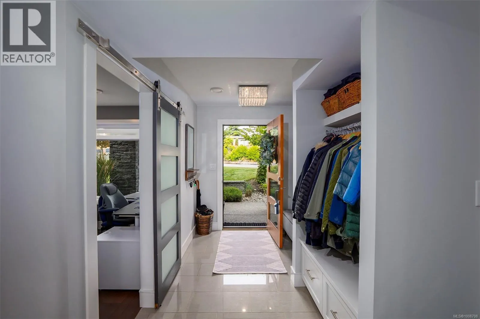 2498 Lynburn Cres