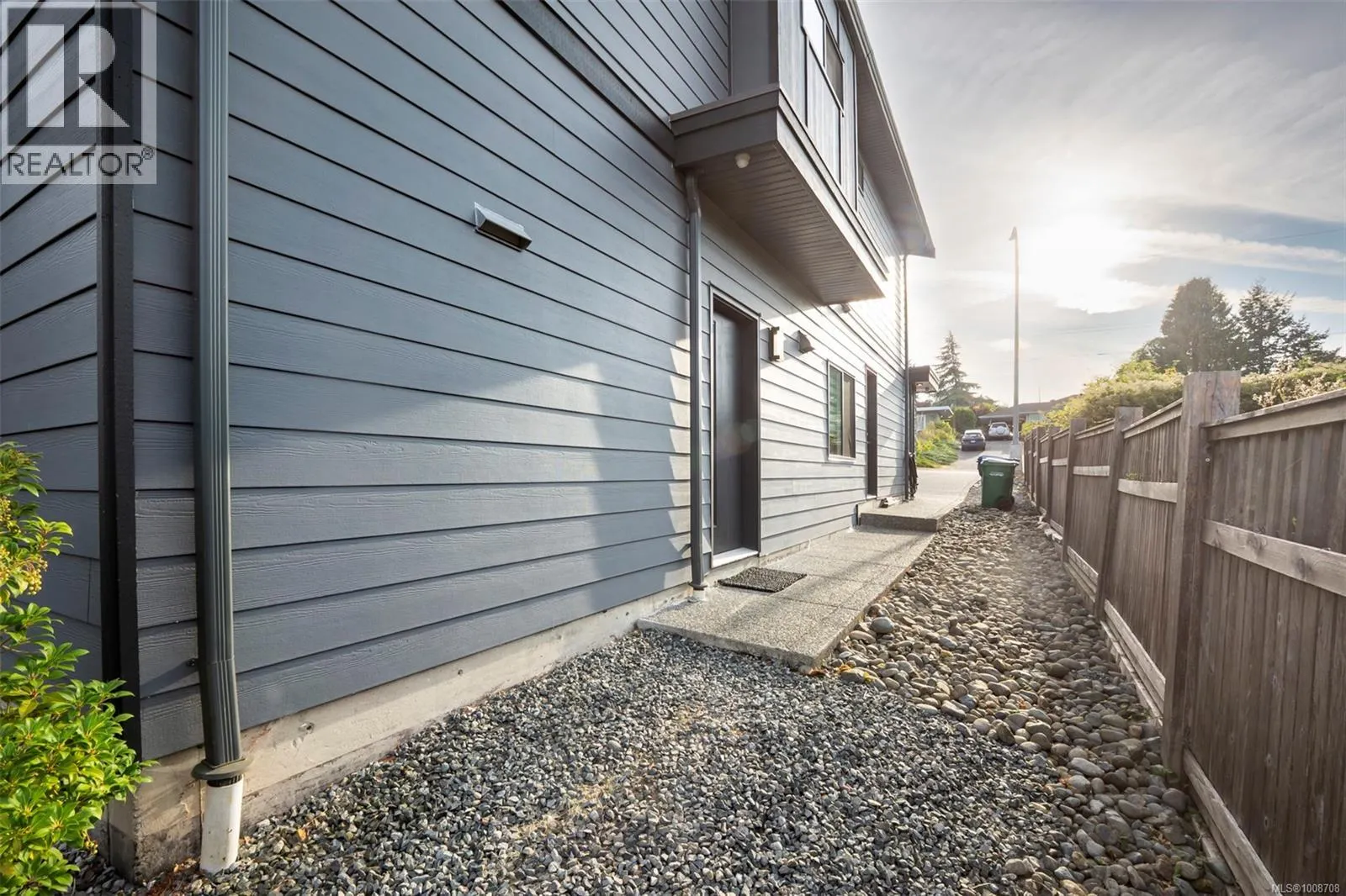 2498 Lynburn Cres