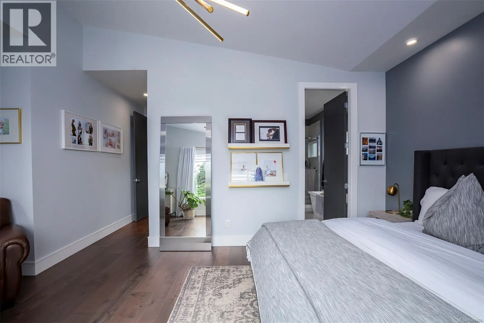 2498 Lynburn Cres