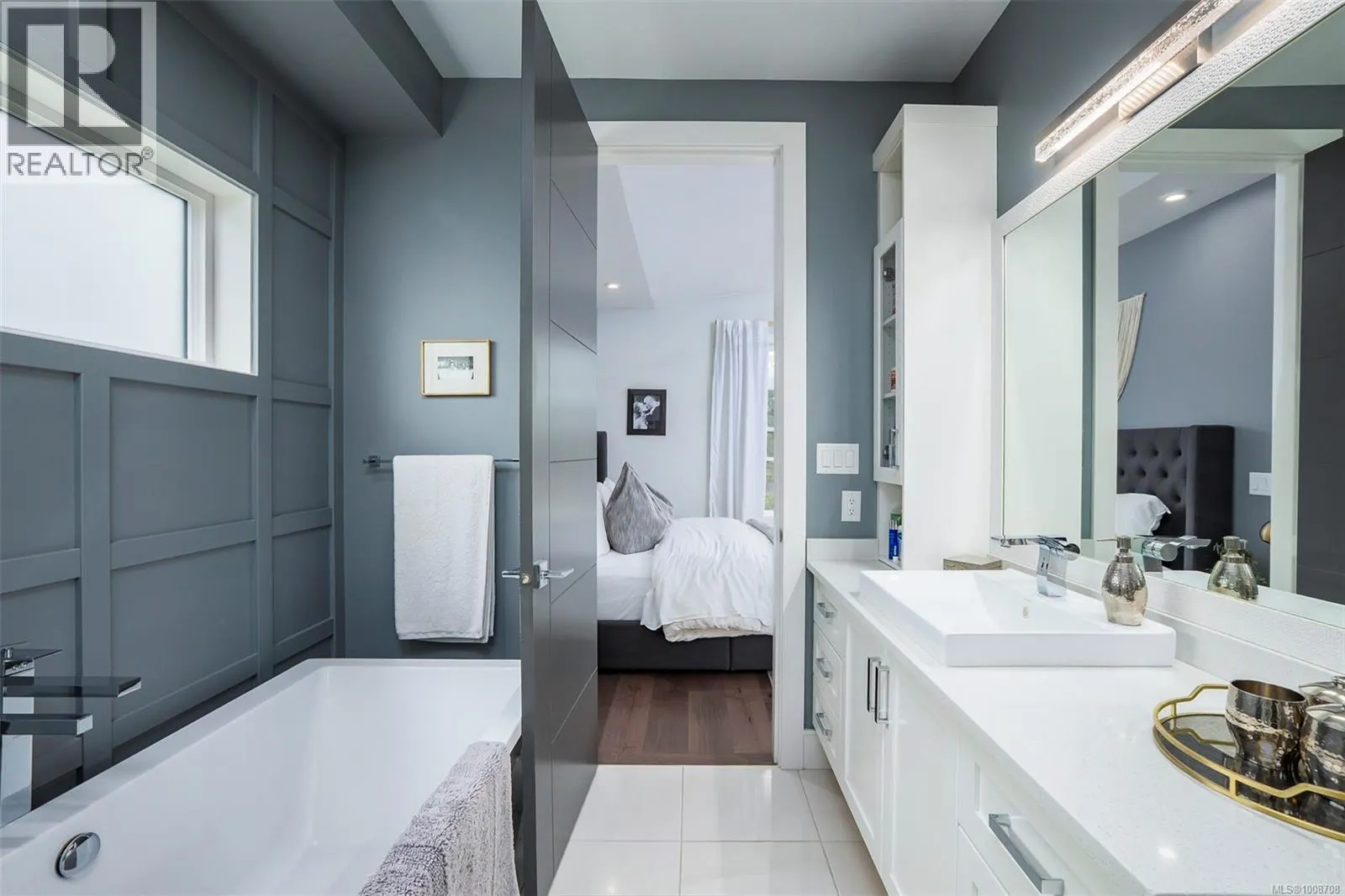 2498 Lynburn Cres