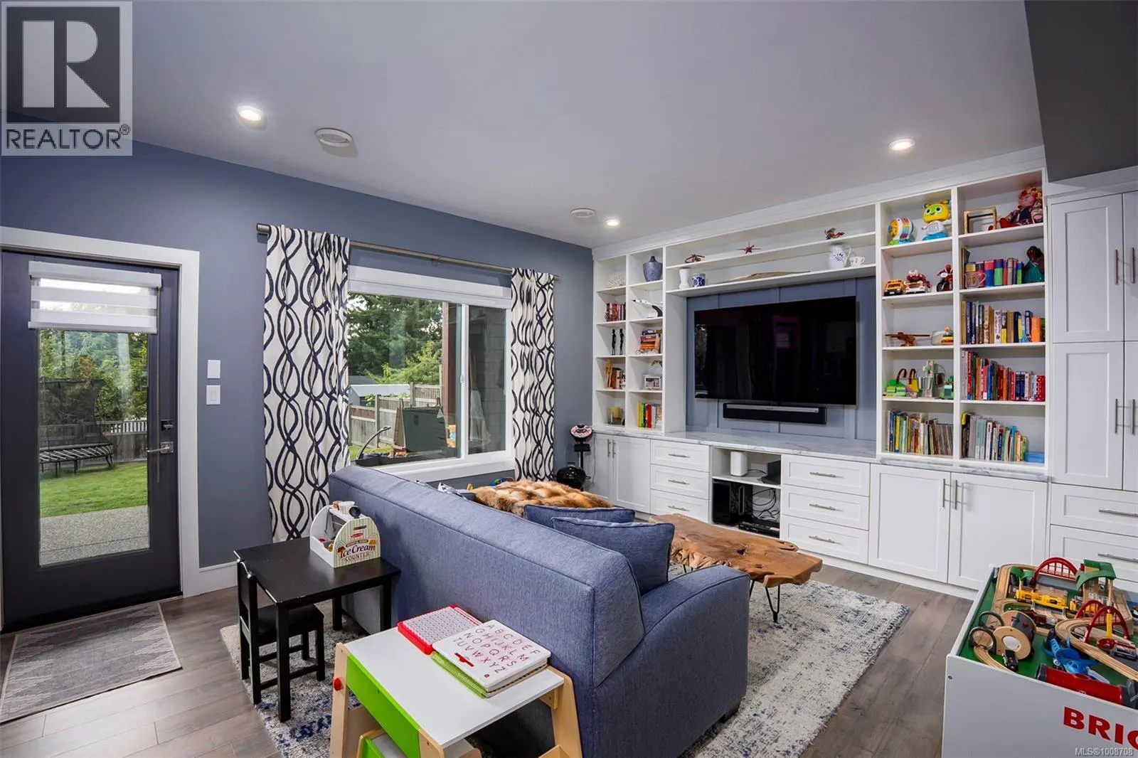 2498 Lynburn Cres