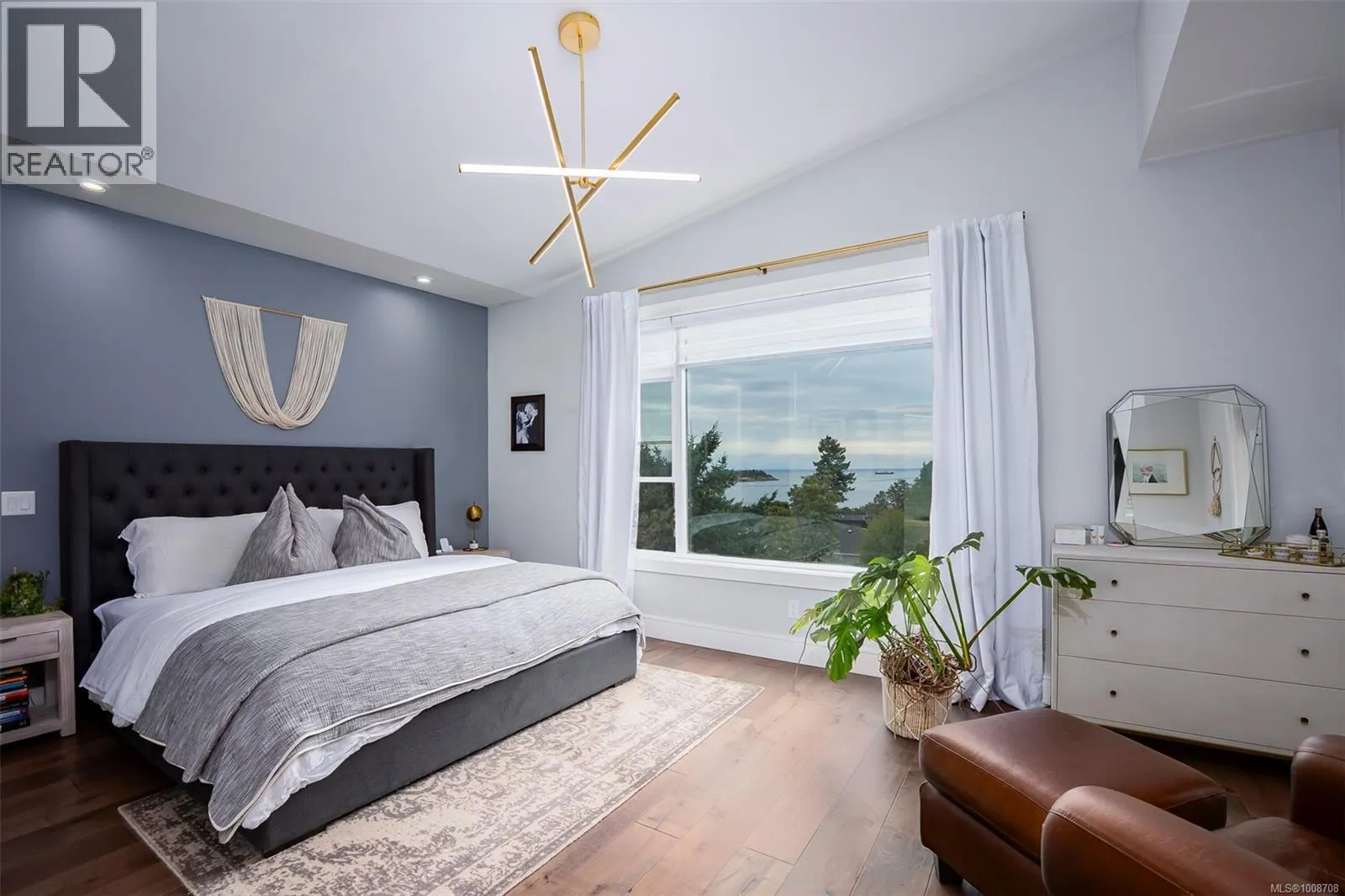 2498 Lynburn Cres