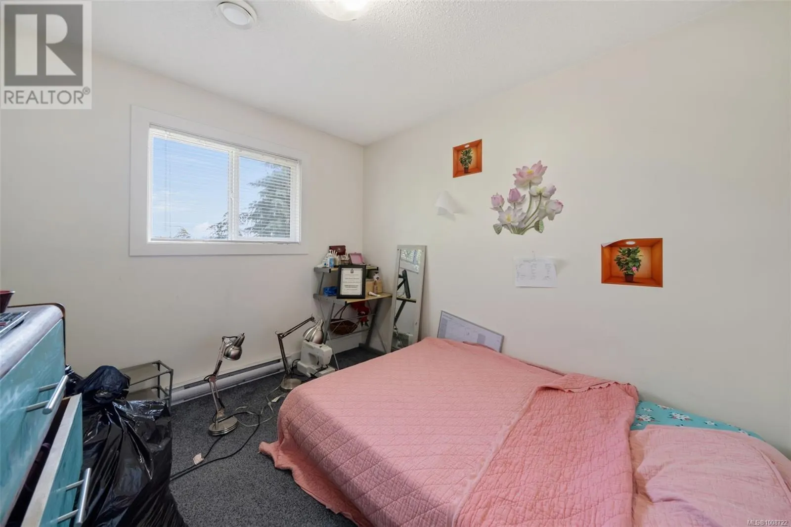 798 Cecil Blogg Dr