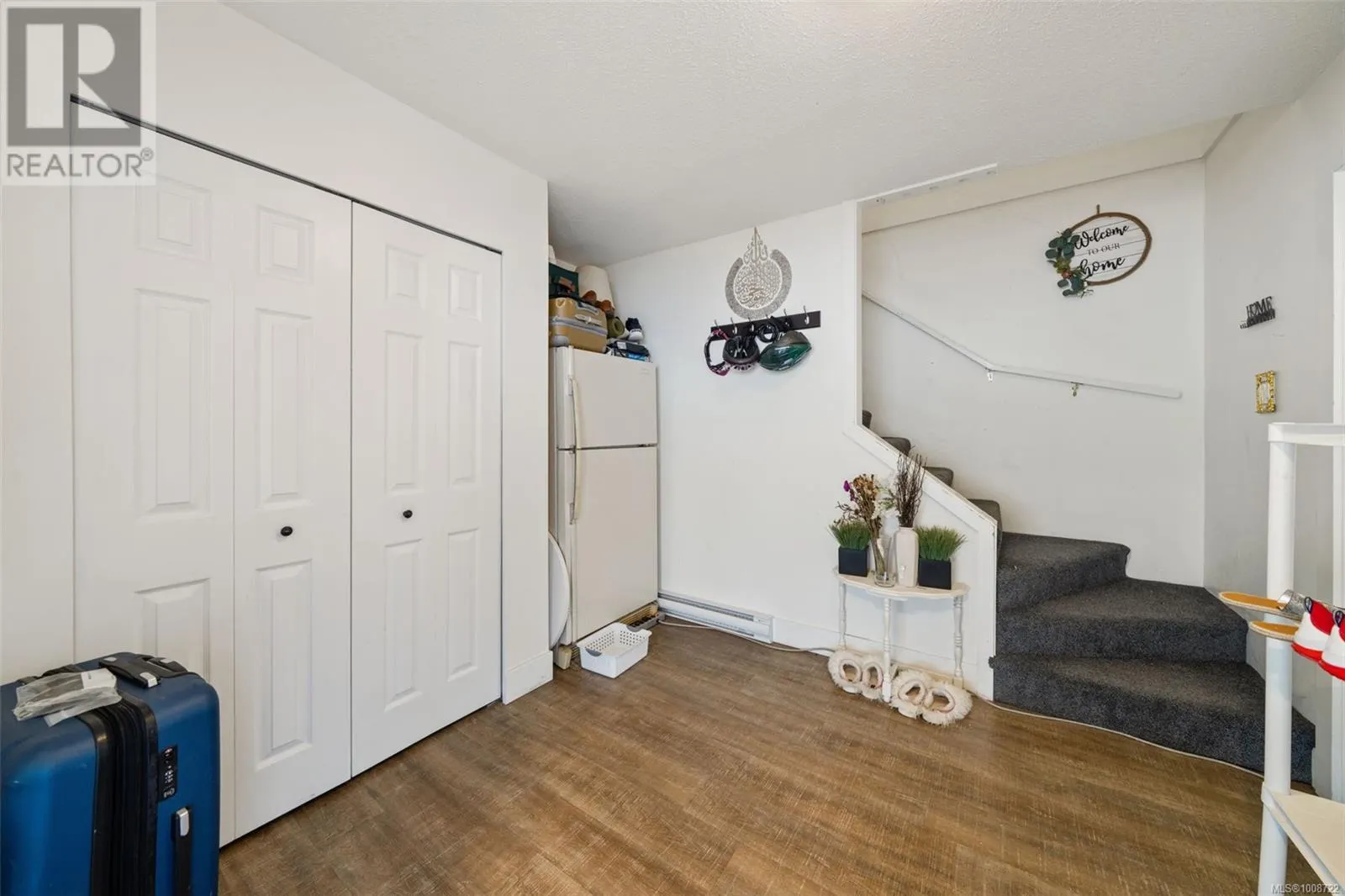 798 Cecil Blogg Dr