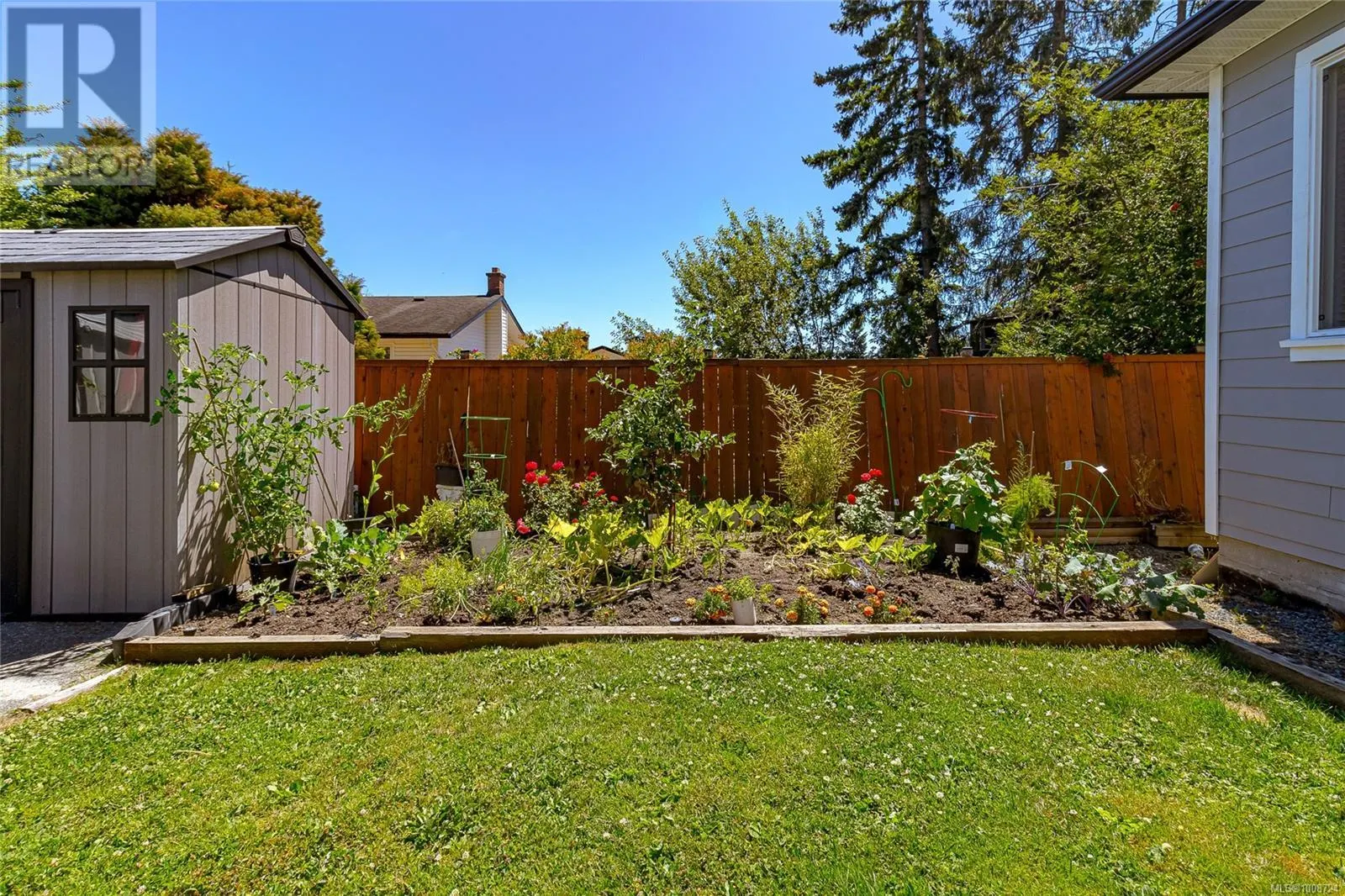 555 Leaside Ave
