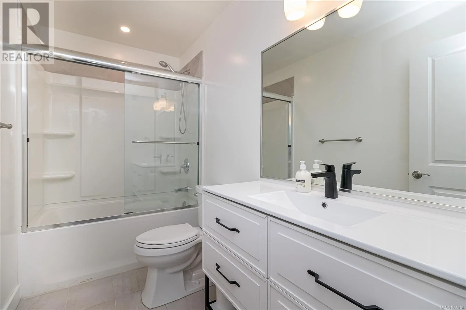555 Leaside Ave
