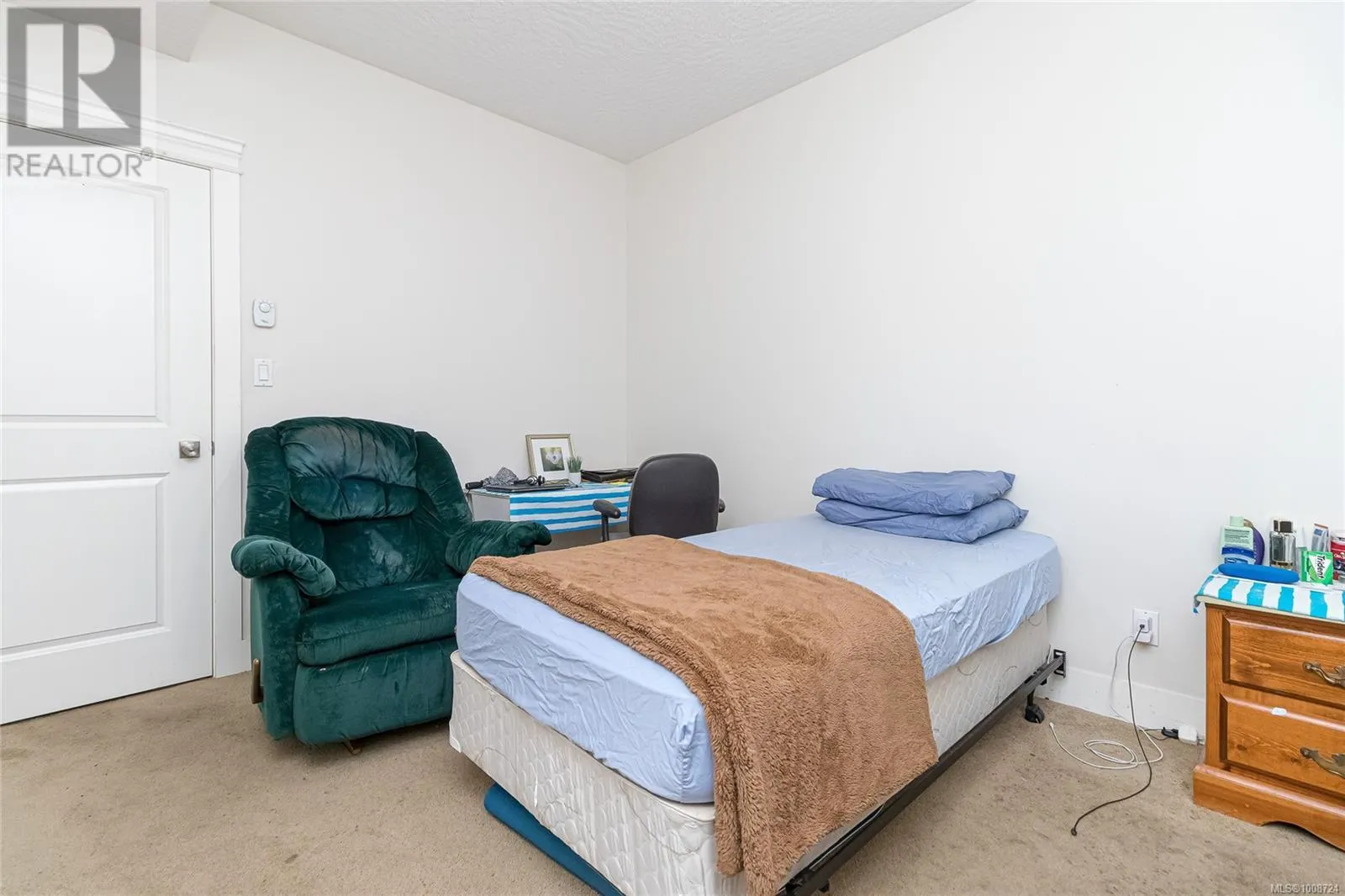 555 Leaside Ave
