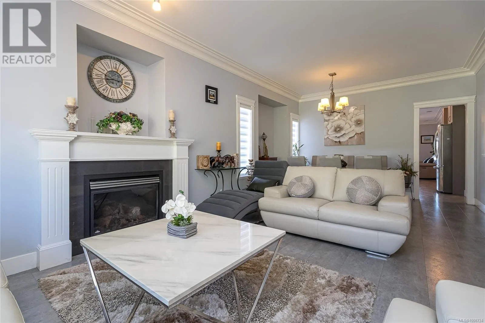 555 Leaside Ave