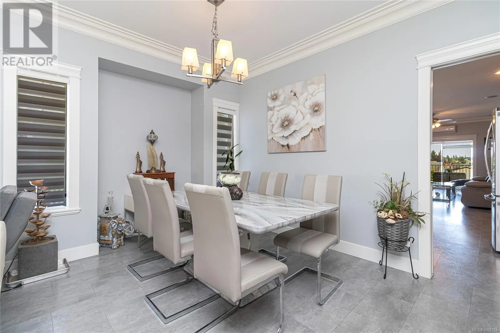 555 Leaside Ave