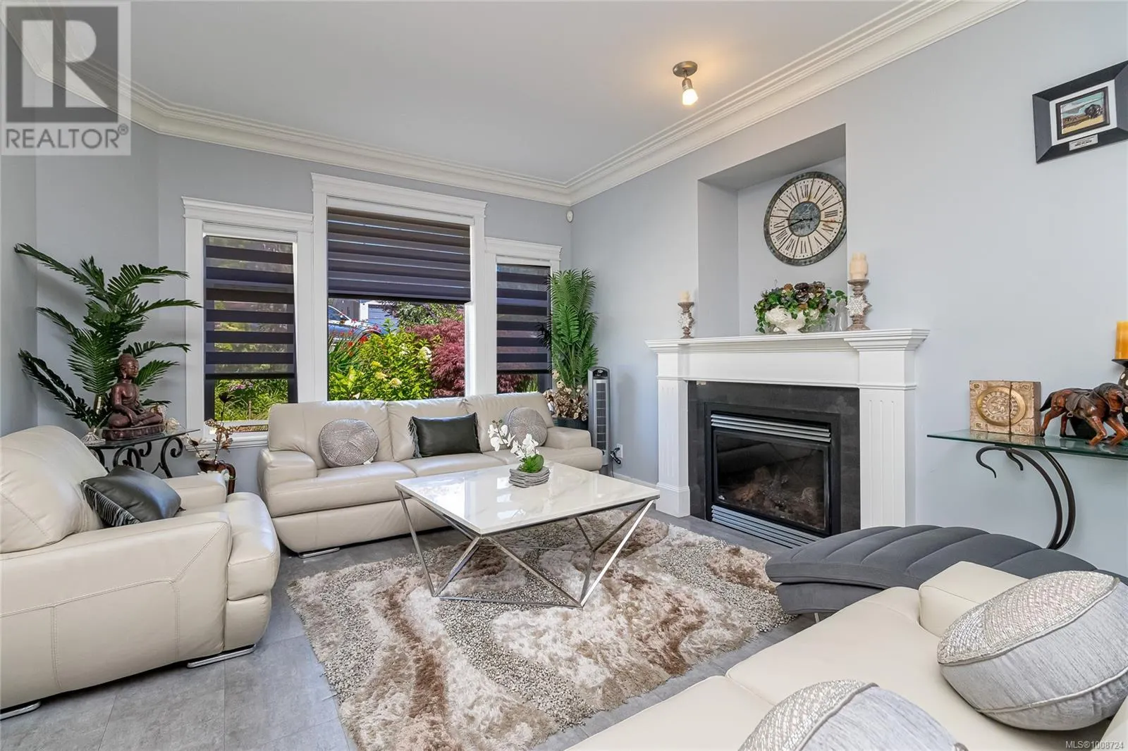 555 Leaside Ave