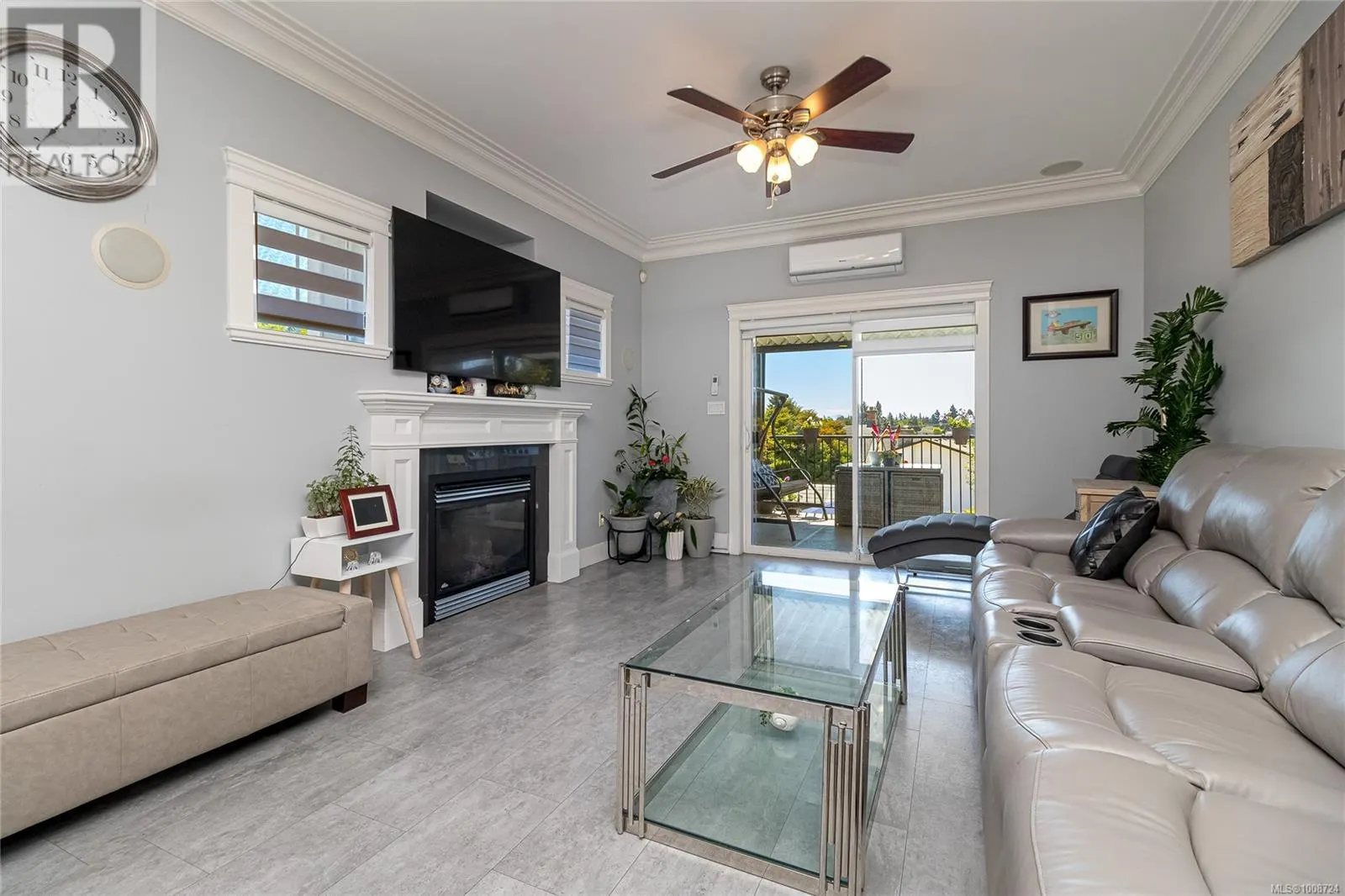 555 Leaside Ave