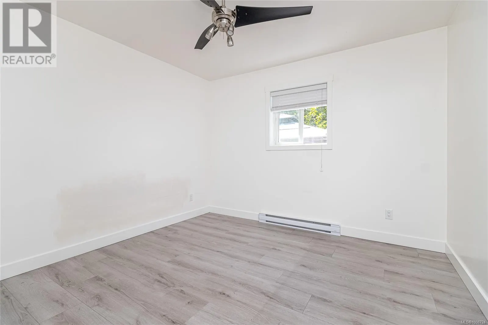 555 Leaside Ave