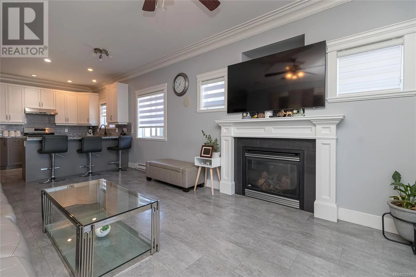 555 Leaside Ave