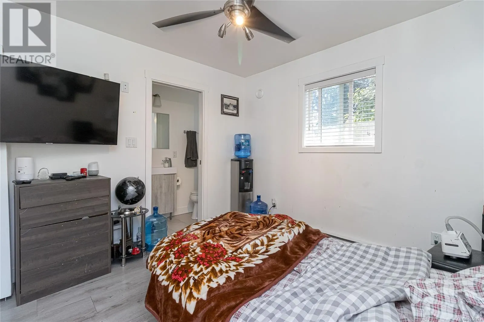 555 Leaside Ave