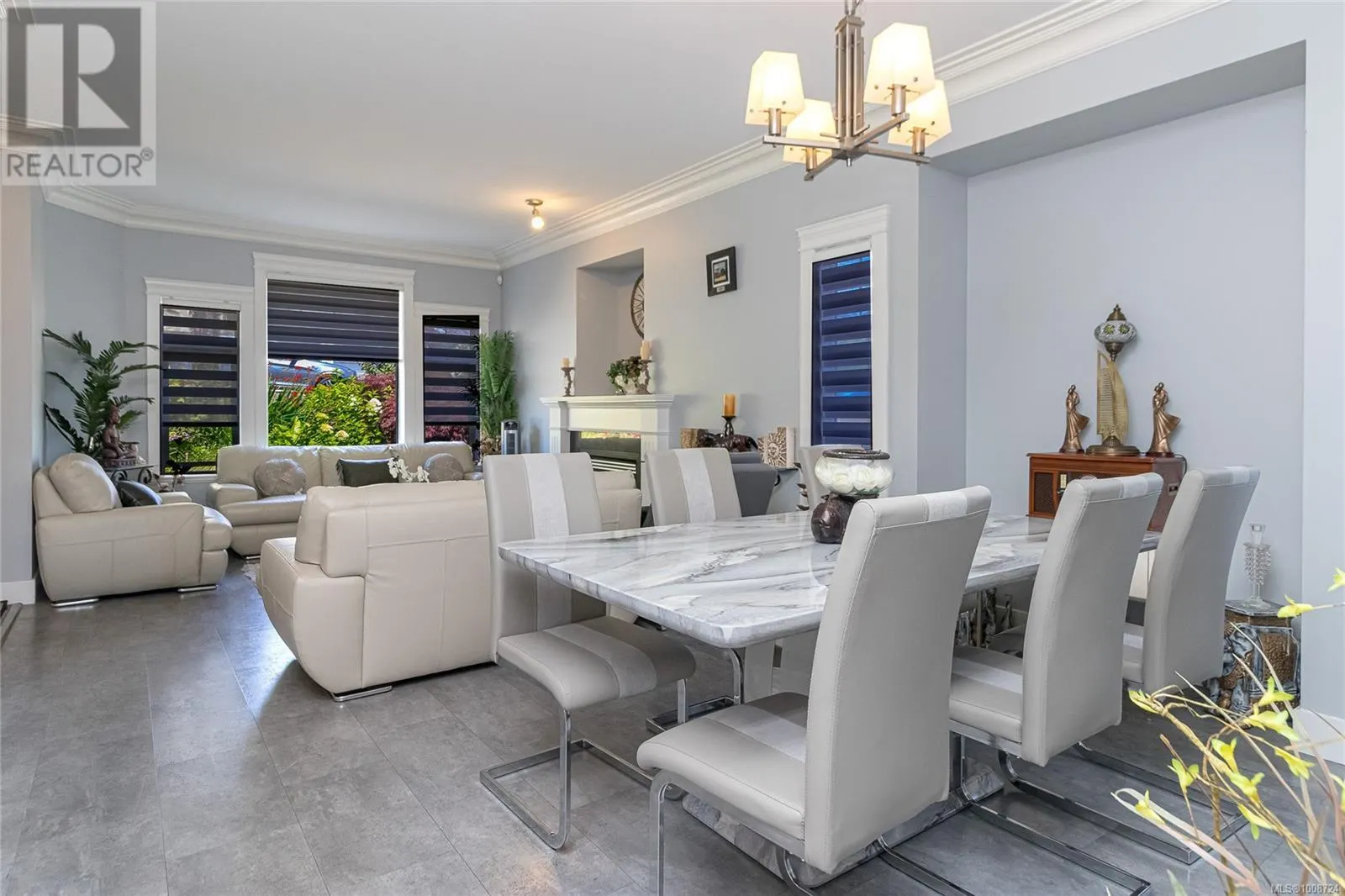555 Leaside Ave