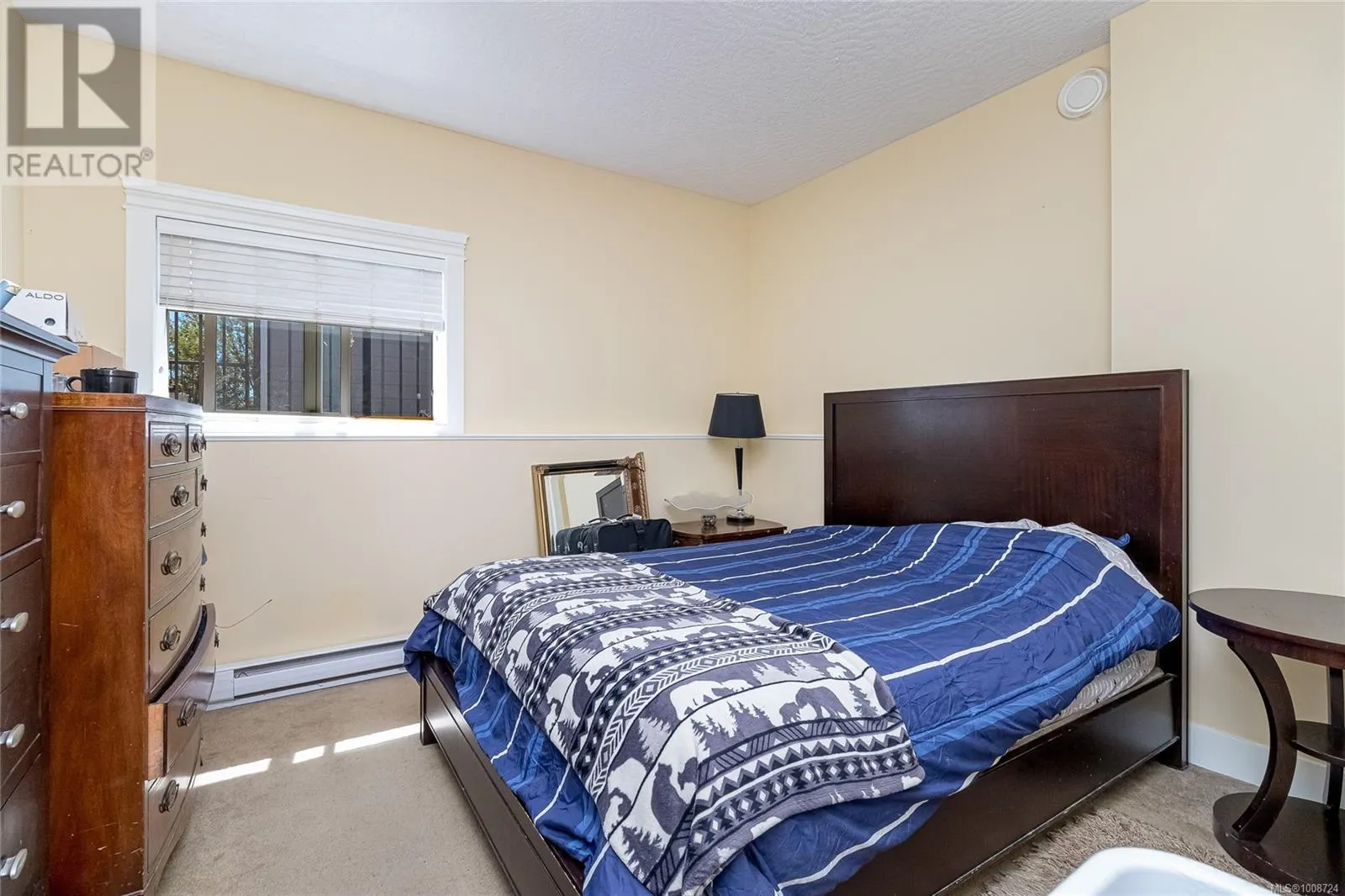 555 Leaside Ave