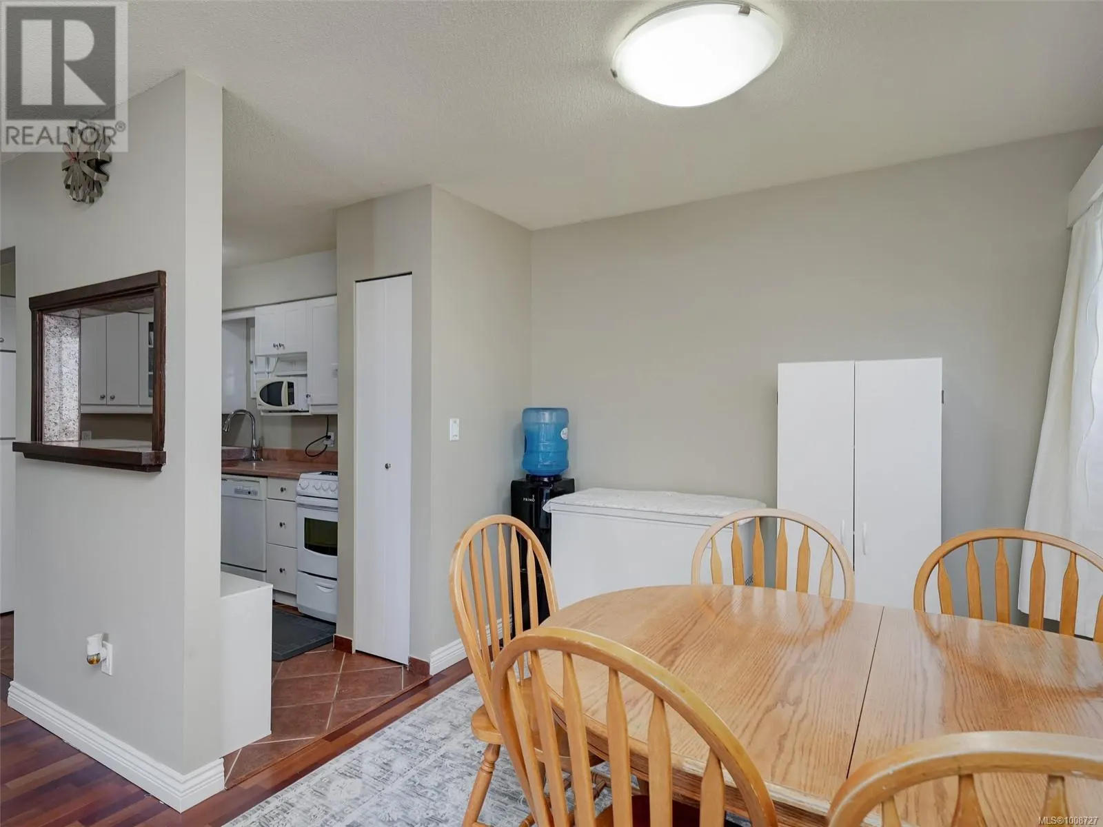203 2747 Quadra St