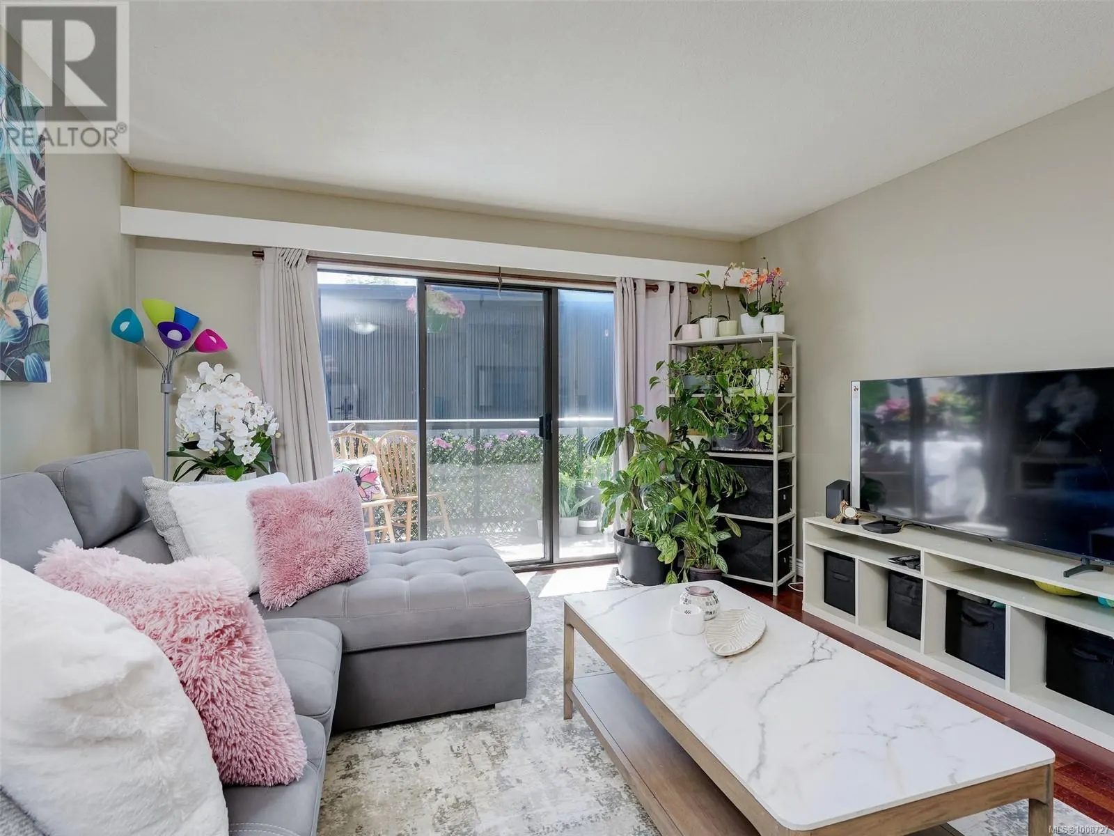 203 2747 Quadra St