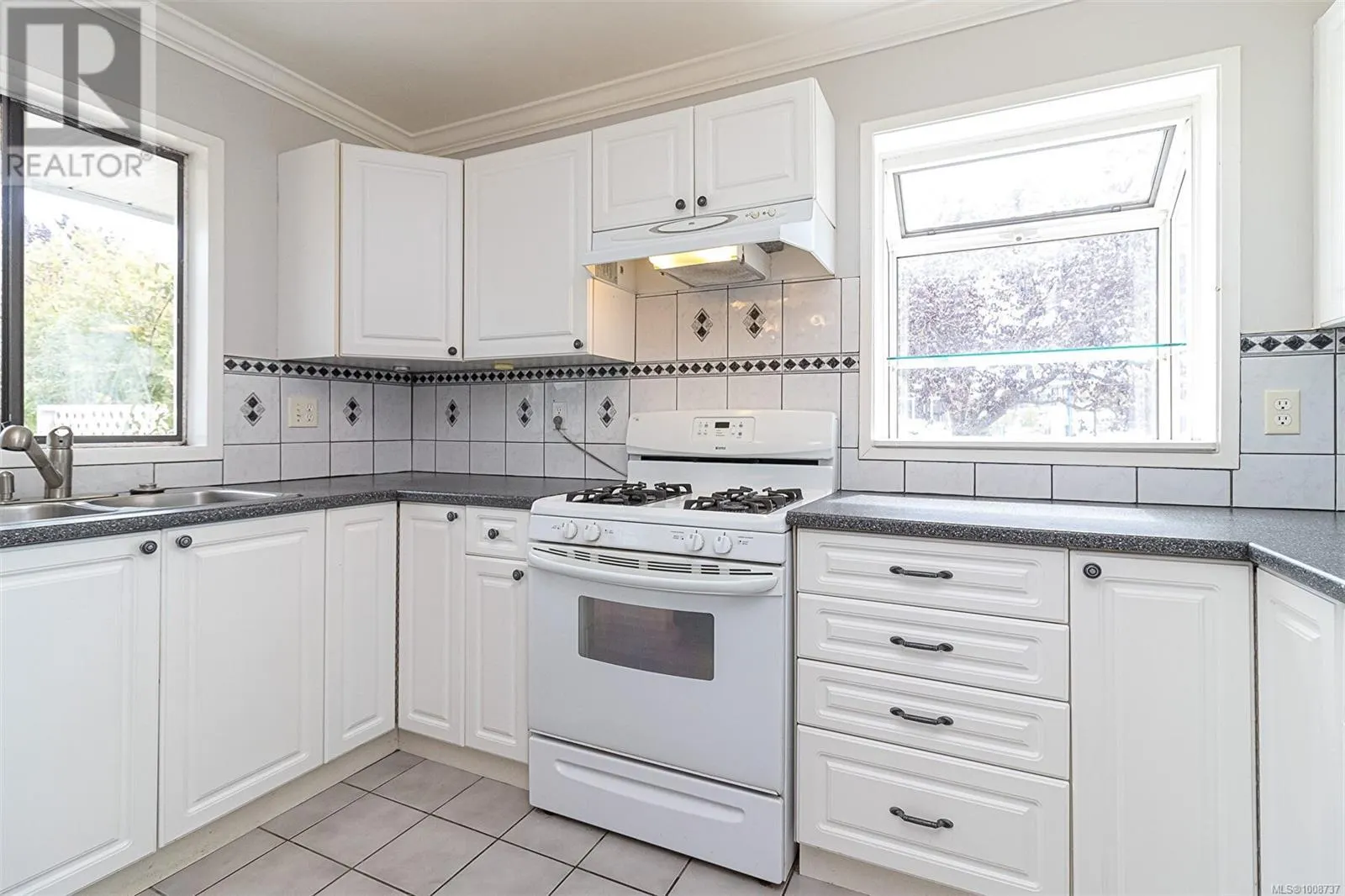 9445 Canora Rd