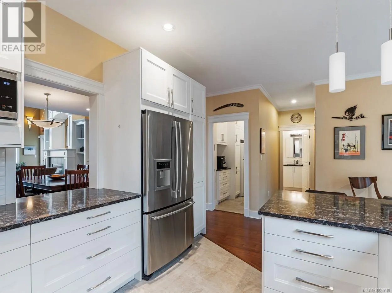 6 614 Granrose Terr