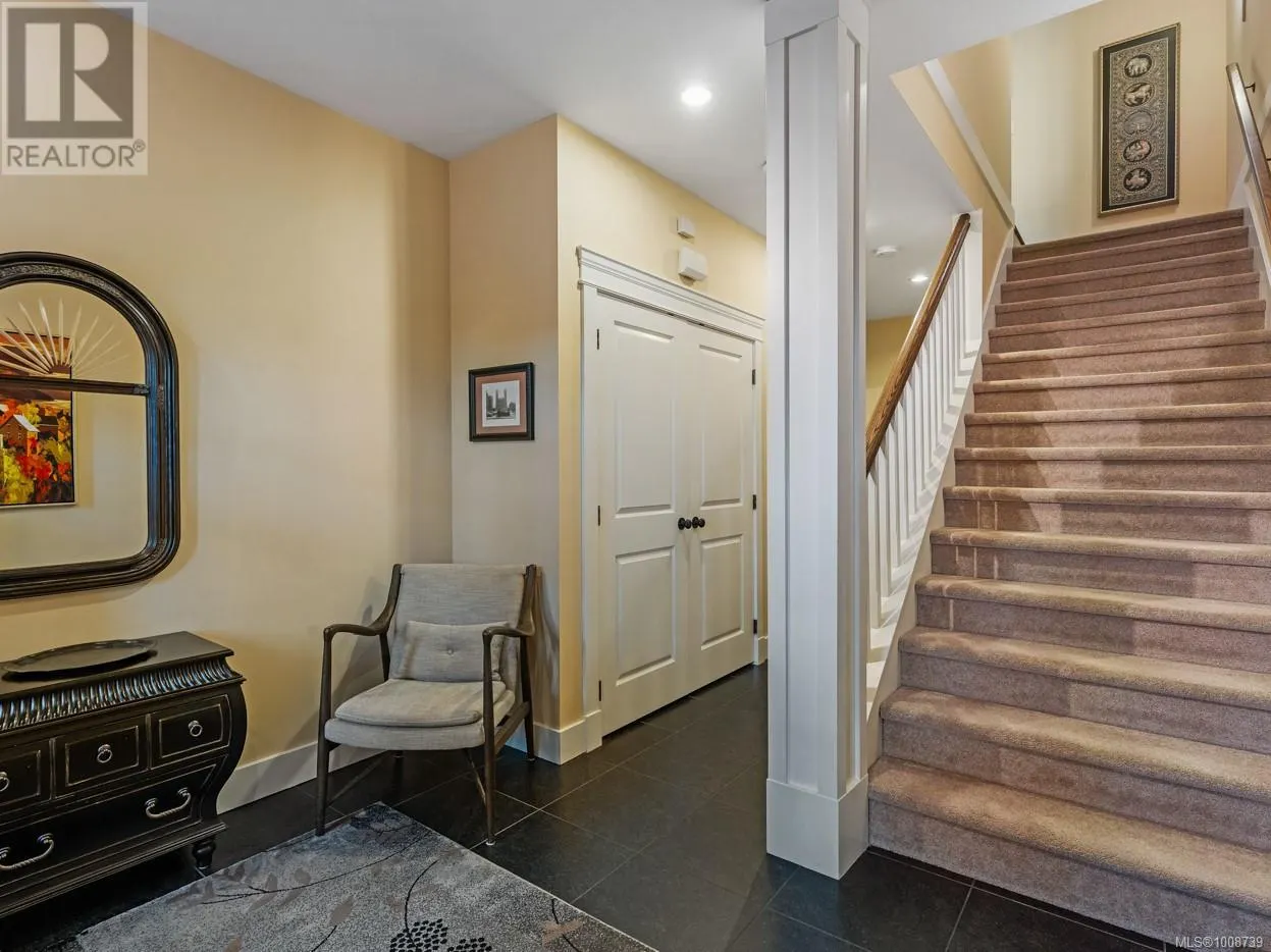 6 614 Granrose Terr