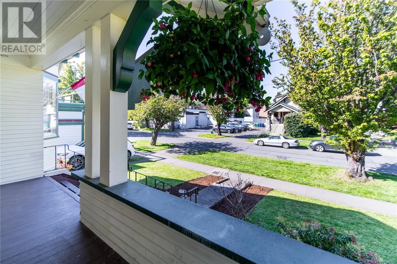 1111 Mckenzie St
