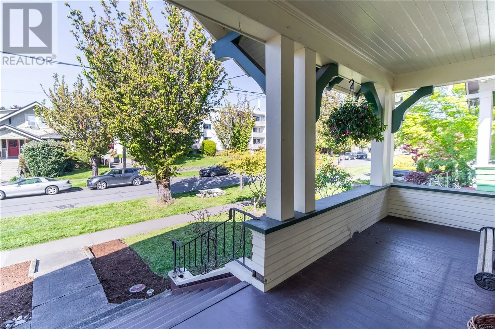 1111 Mckenzie St