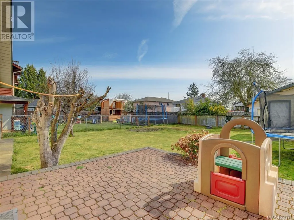 85 Battleford Ave