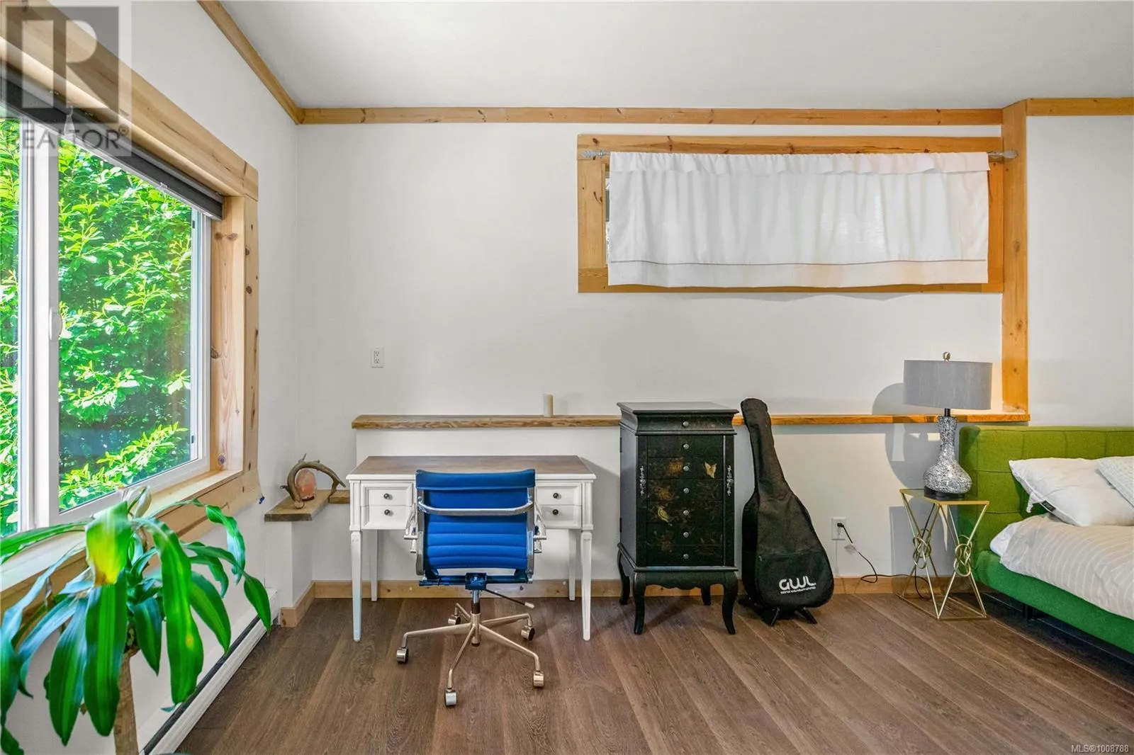 1709/1713 Falcon Heights Rd