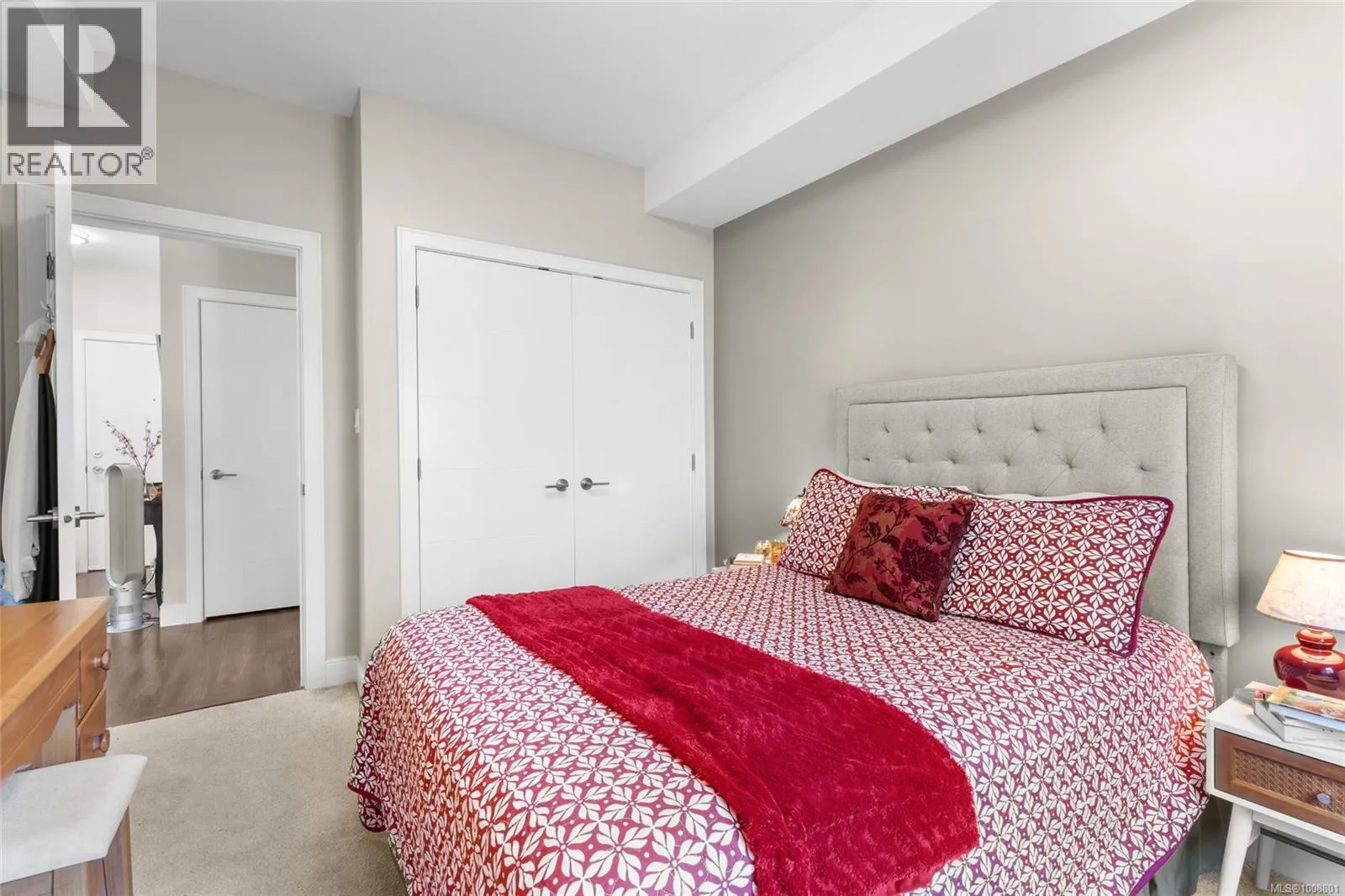 203 7111 West Saanich Rd