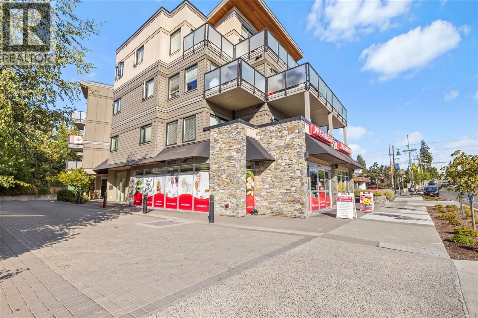 203 7111 West Saanich Rd