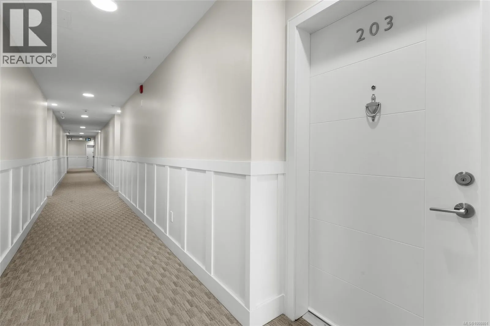 203 7111 West Saanich Rd