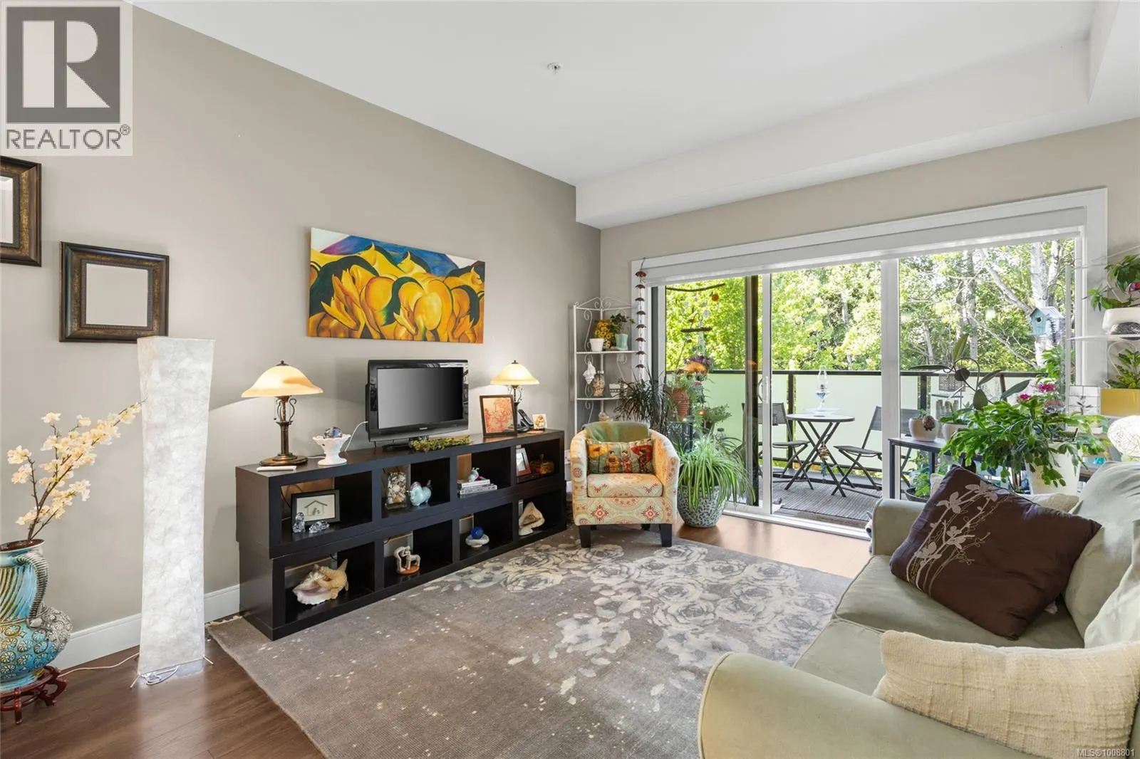 203 7111 West Saanich Rd