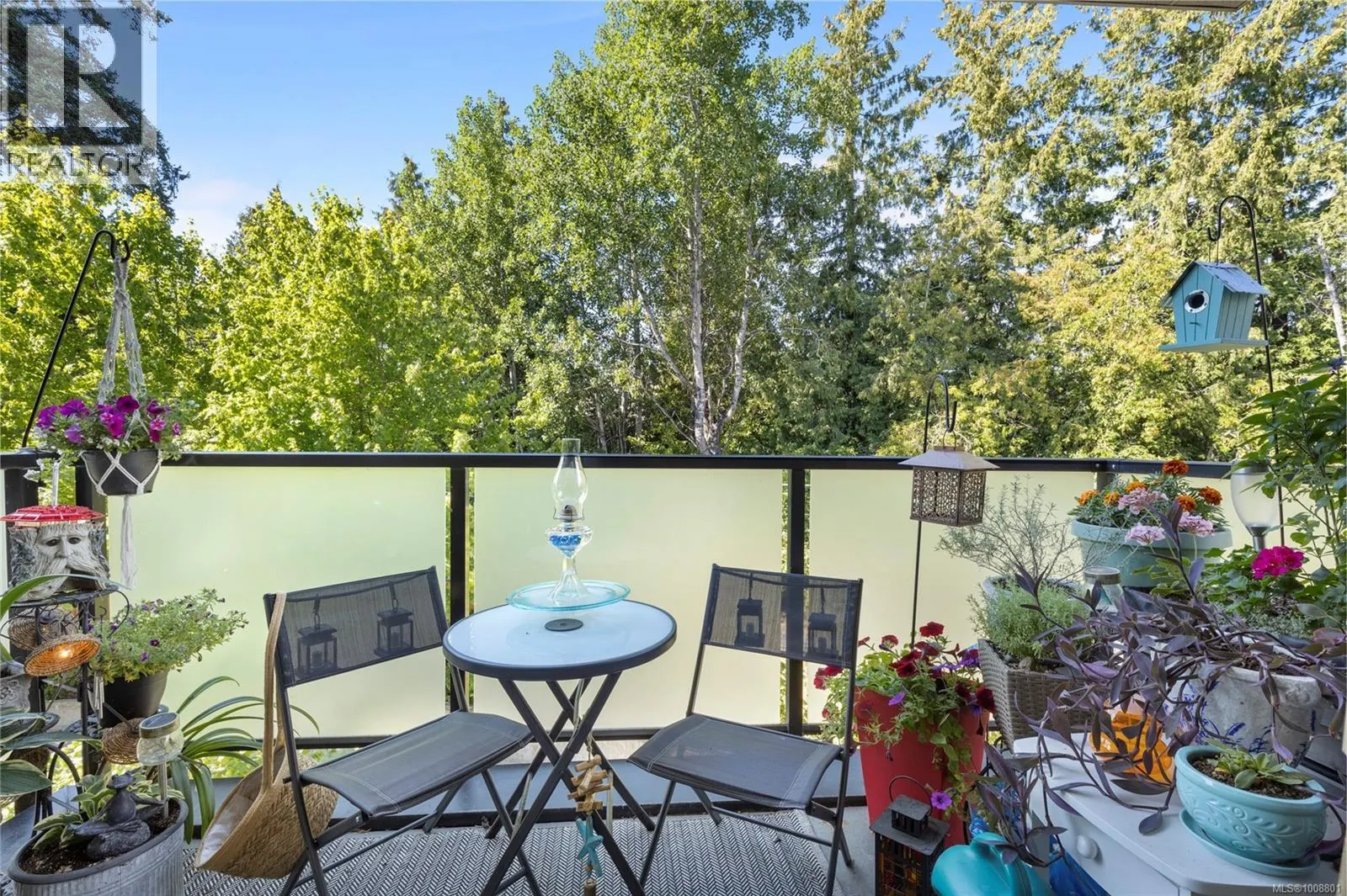 203 7111 West Saanich Rd