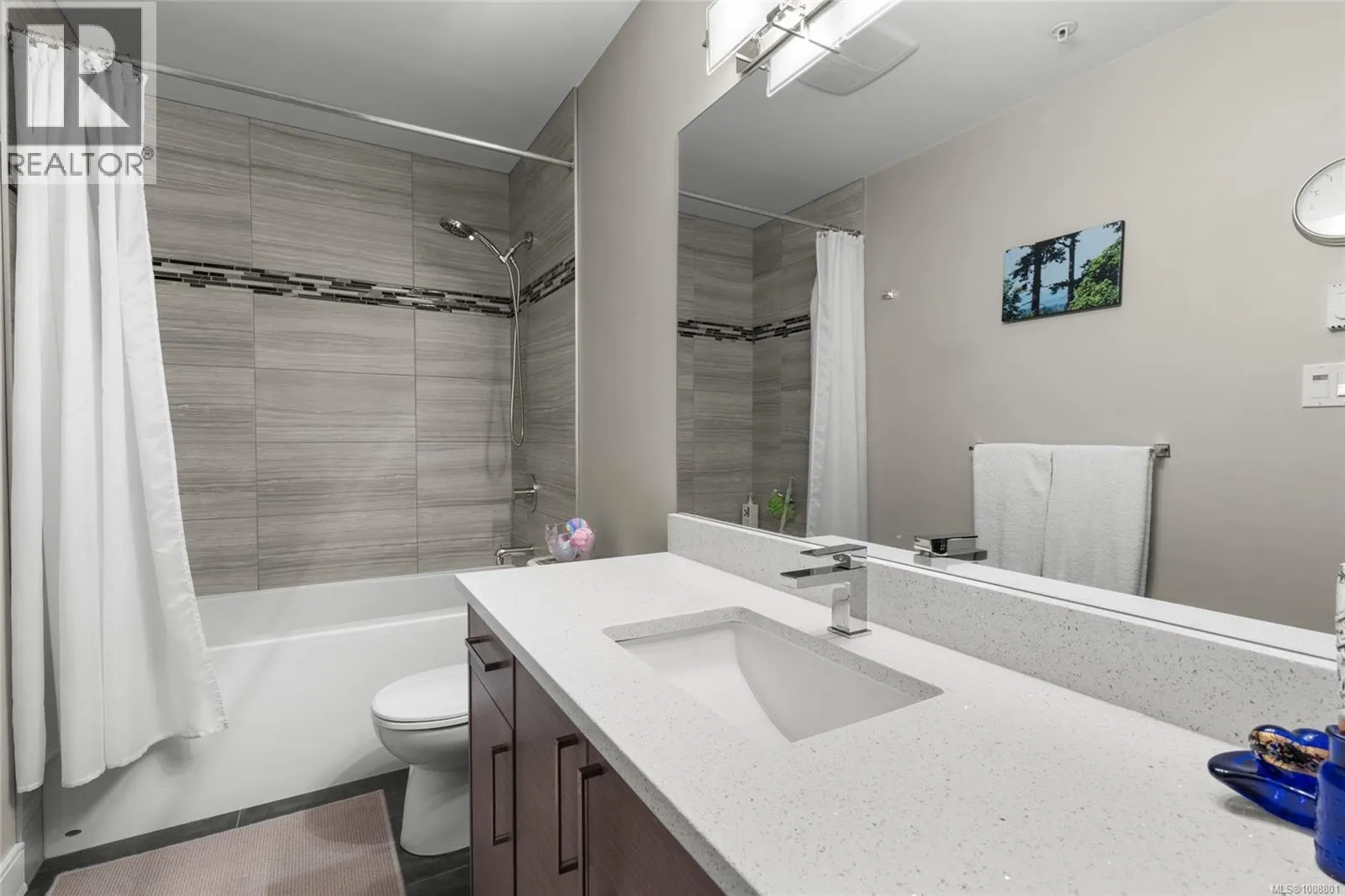 203 7111 West Saanich Rd