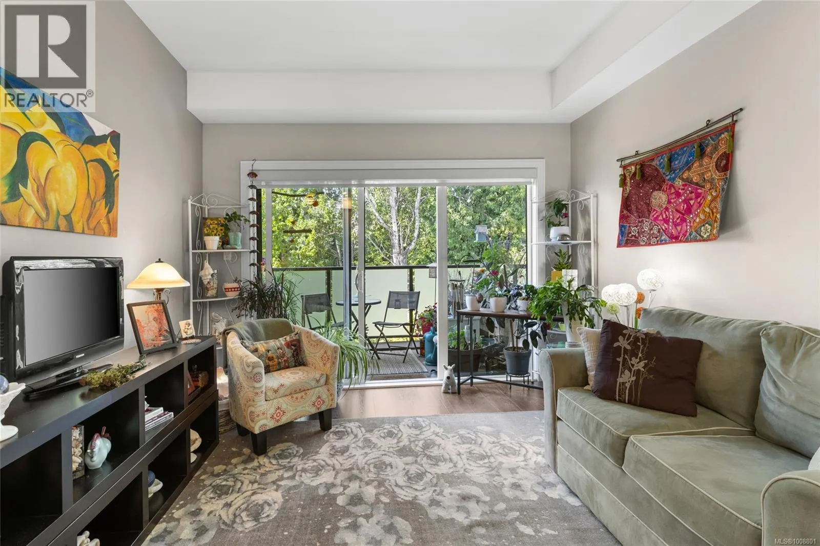203 7111 West Saanich Rd