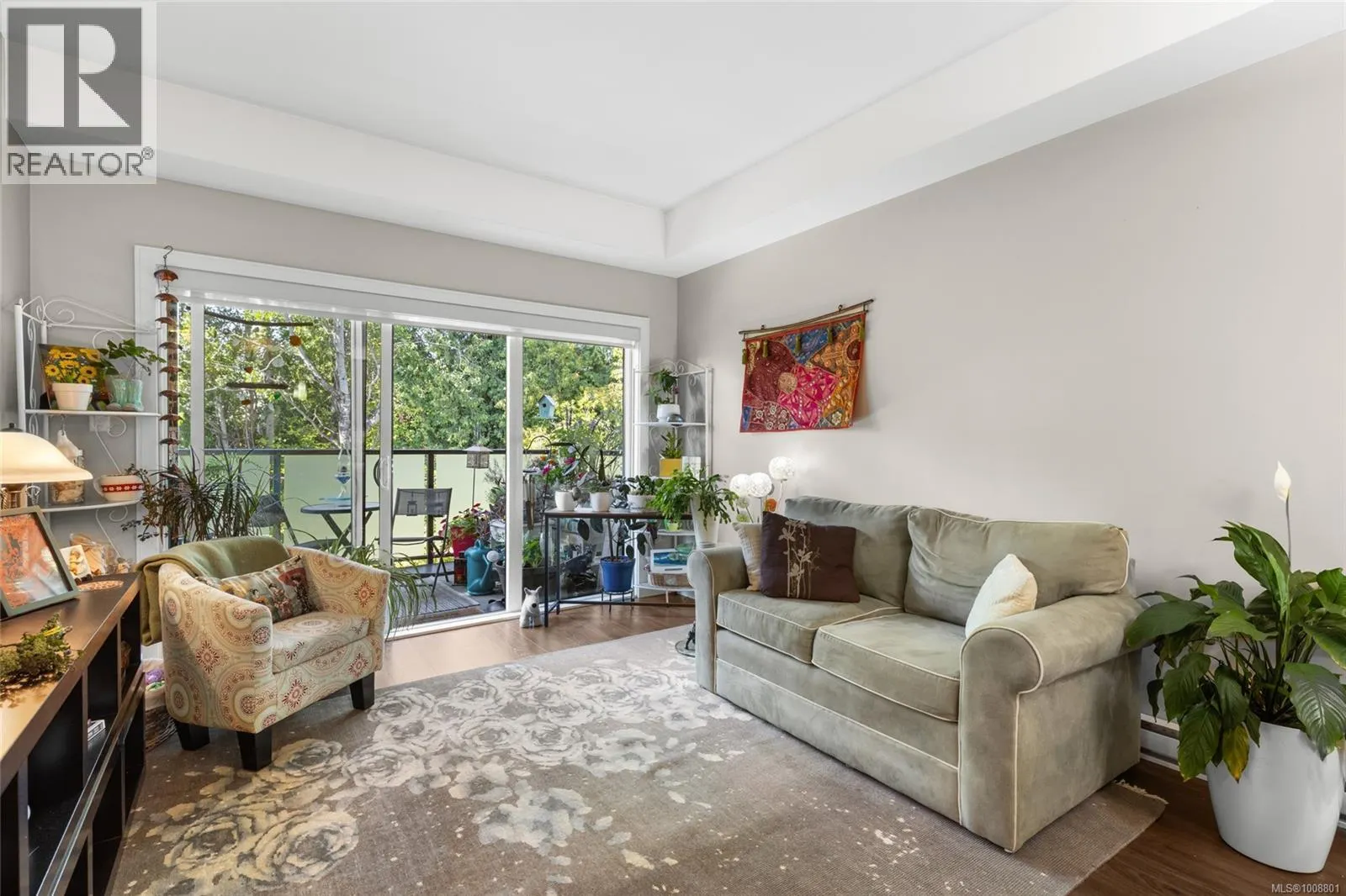 203 7111 West Saanich Rd
