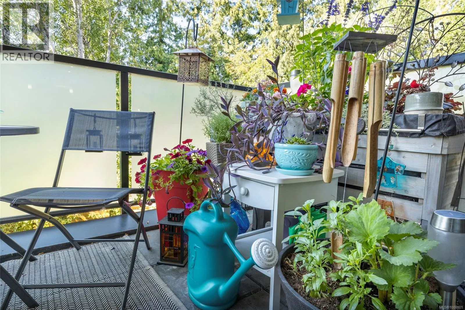 203 7111 West Saanich Rd