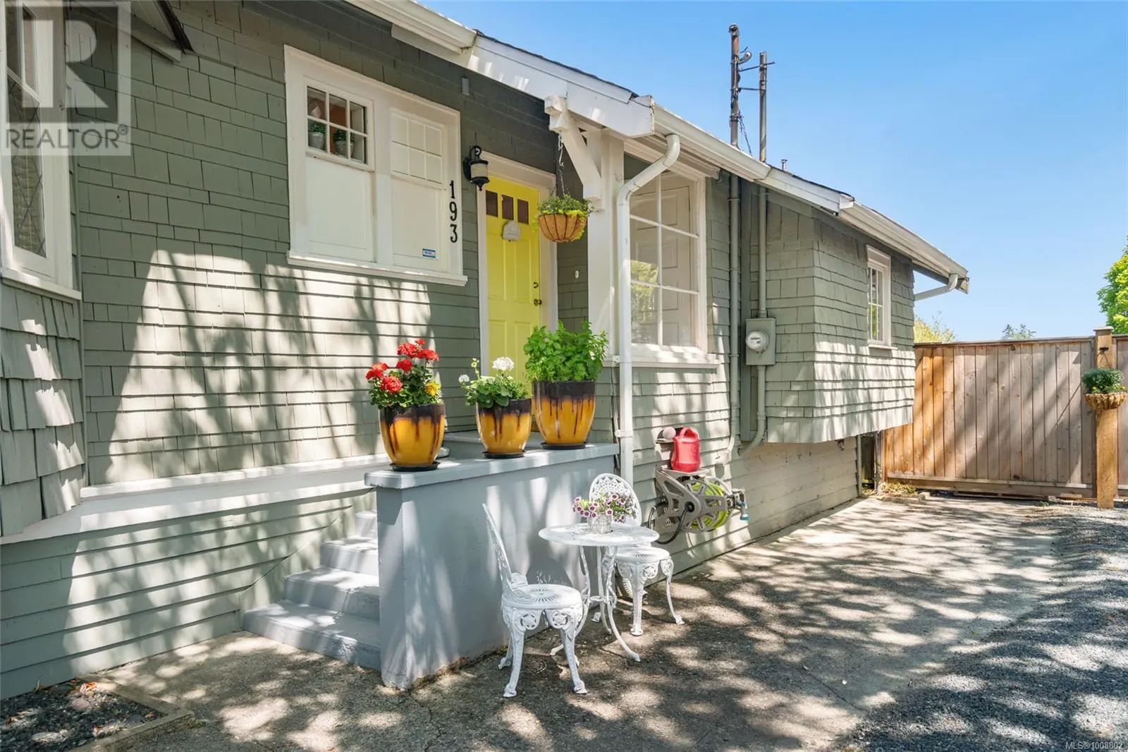193 Memorial Ave