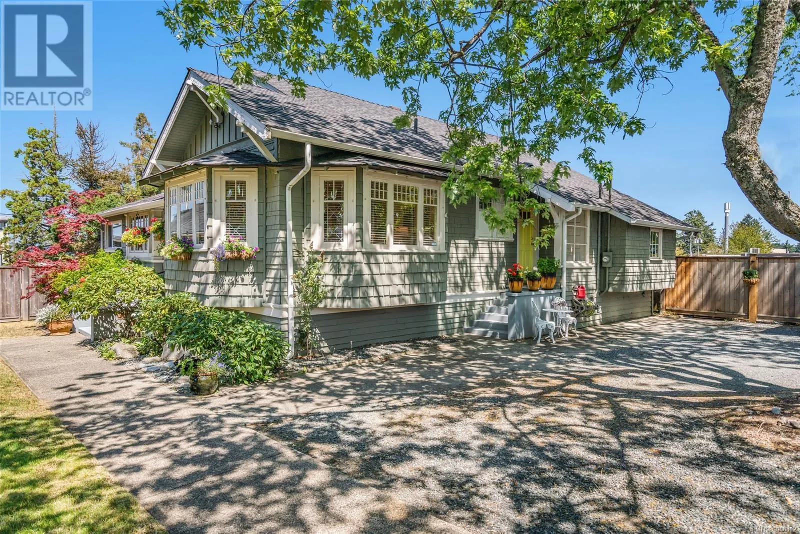 193 Memorial Ave
