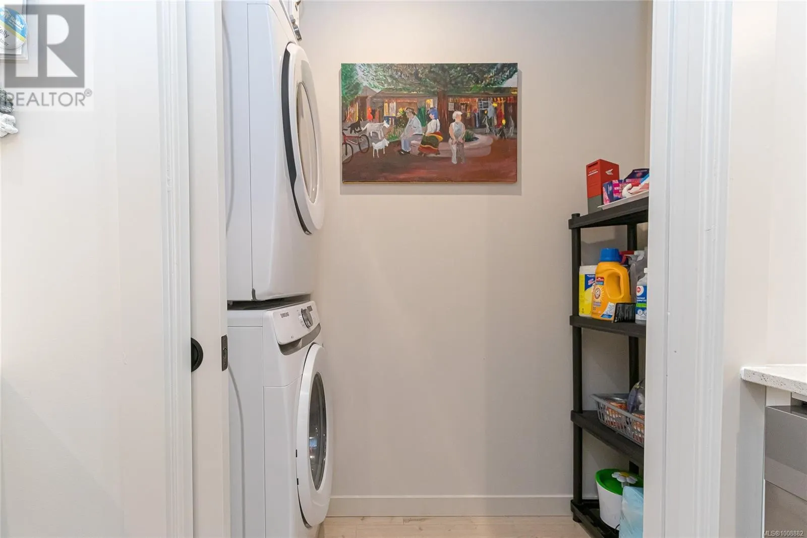 208 958 Pharoah Mews